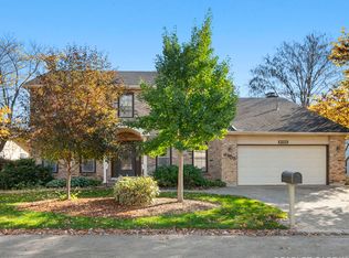 6105 Heritage Ln, Lisle, IL