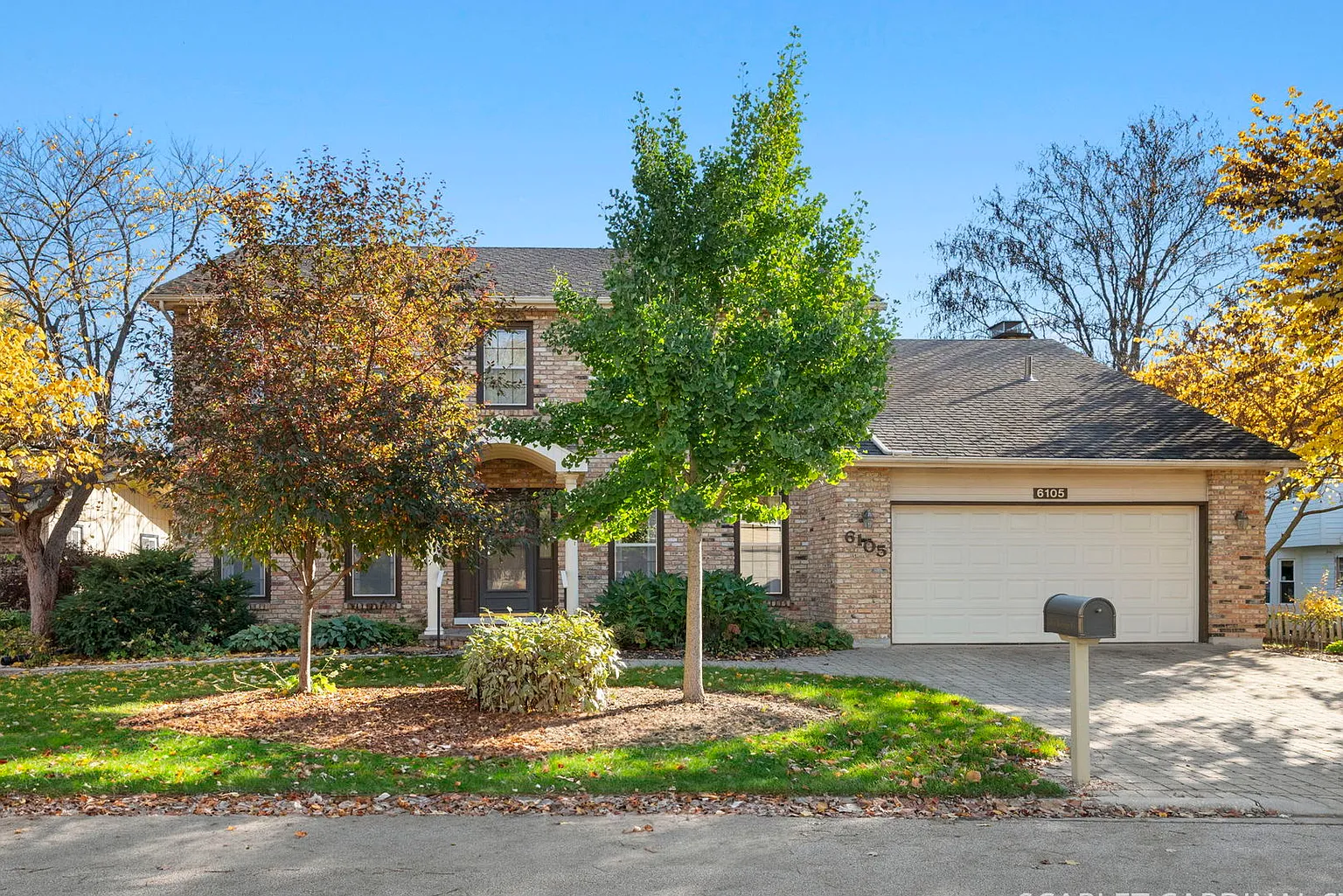 6105 Heritage Ln photo 1