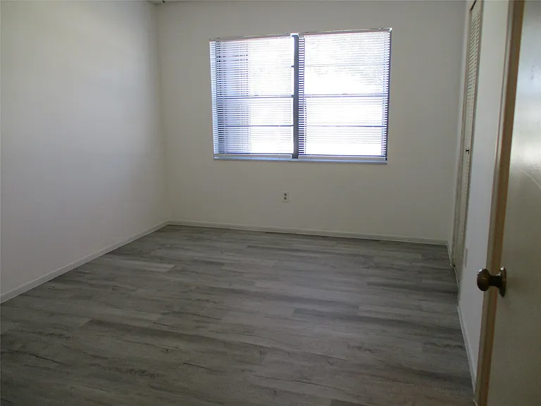 23442 SW 57th Ave #406 — Photo 10