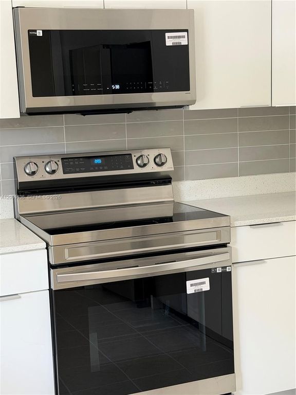 4007 N Cypress Dr APT 203, photo 3