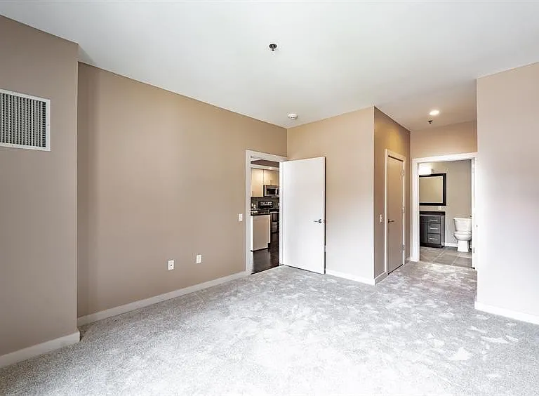 Front Street Lofts — Photo 20