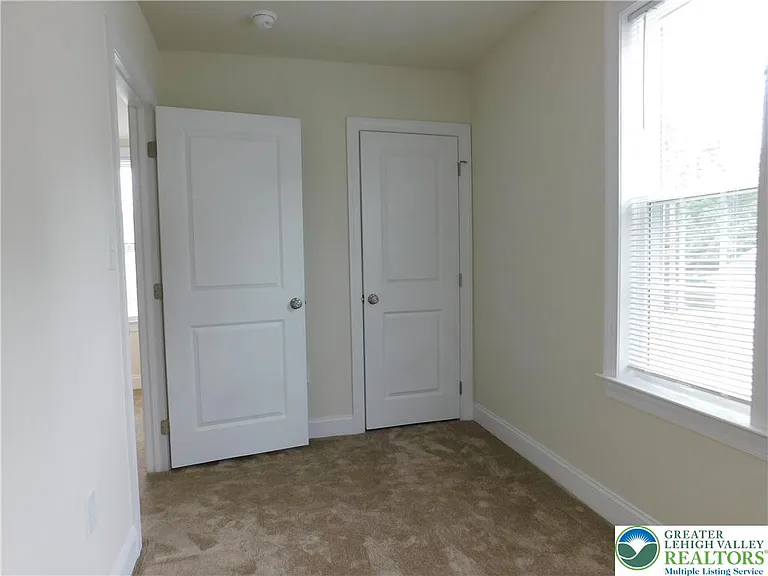 68 W Union Blvd — Photo 25