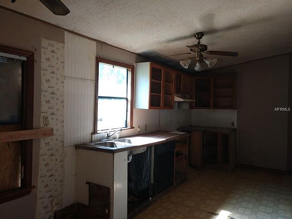 2nd image of 201 Water Oak Ln
