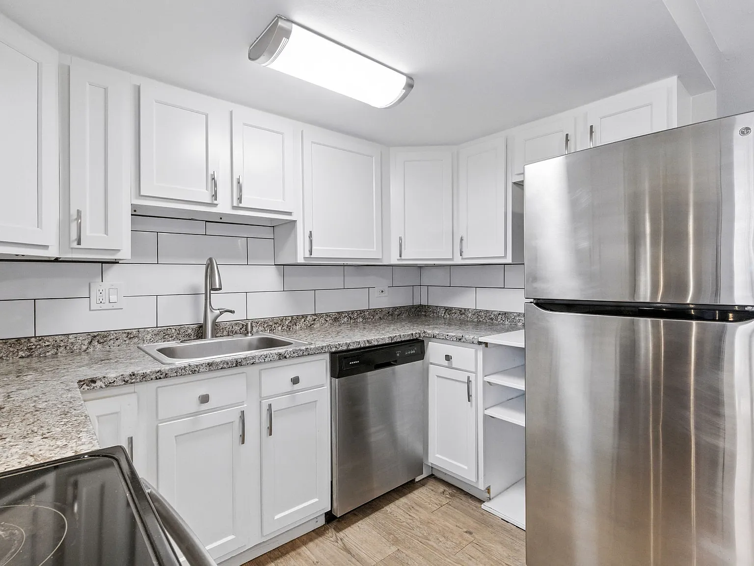 10760 W 8th Ave — Photo 4