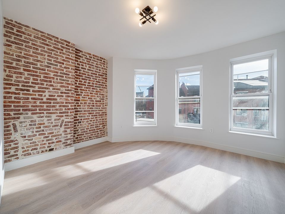 1st image of 1851 Park Pl Floor 2