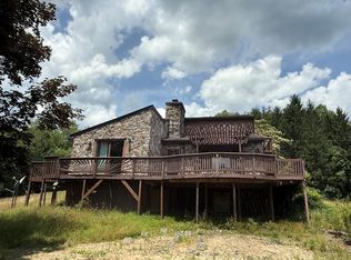 63 Plum Orchard Lake Rd, Scarbro, WV 25917