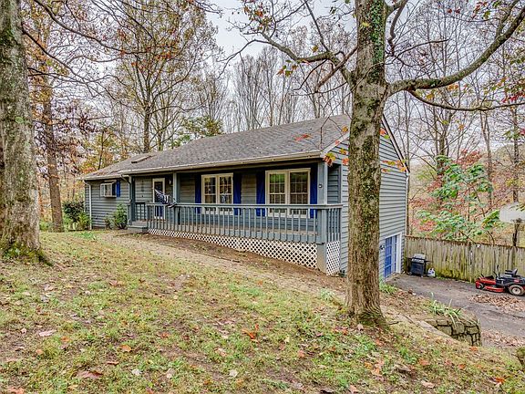 3rd image of 7460 Fernway Dr