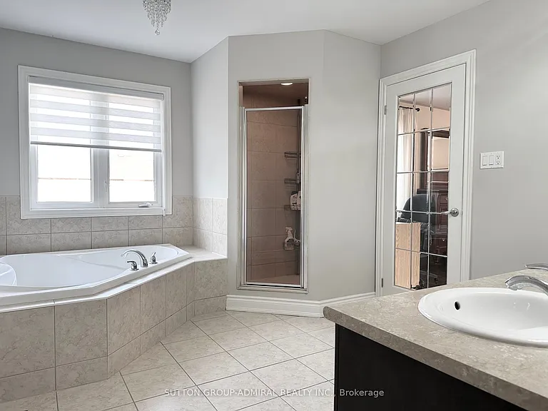 15 Roderick Ct — Photo 16
