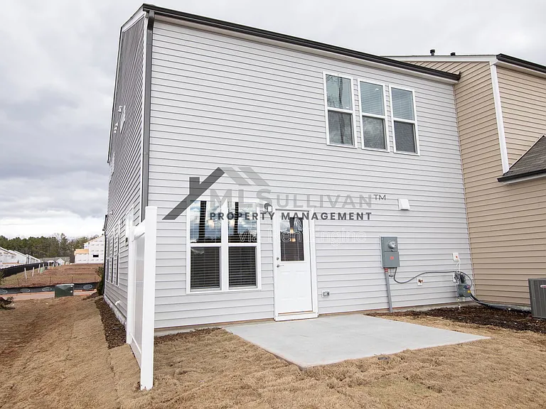 1010 Crater Lake Way — Photo 5