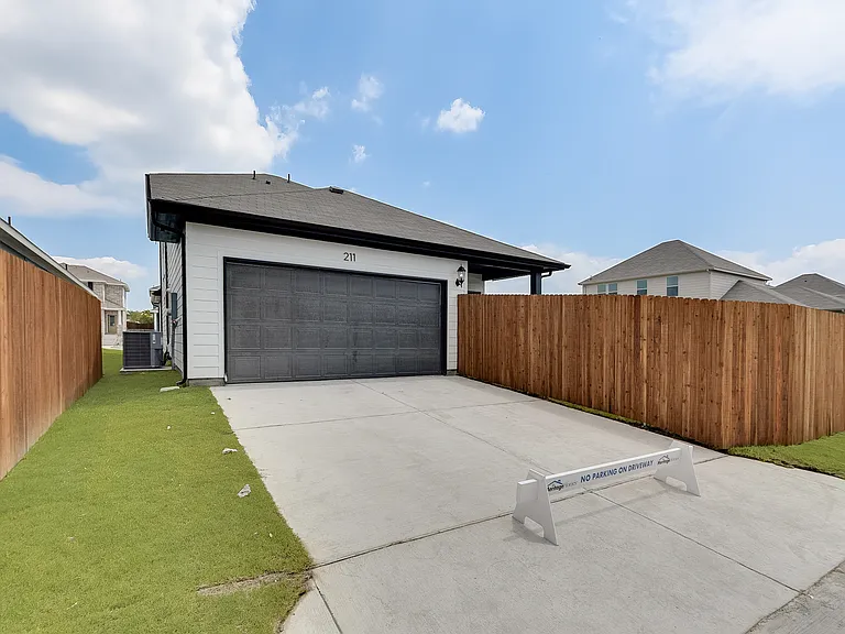 211 Monarch Way — Photo 33