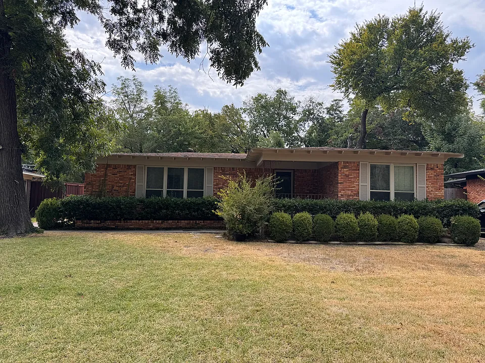 10422 Lake Gardens Dr