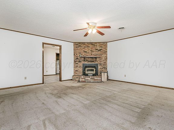 3rd image of 924 Terry Rd