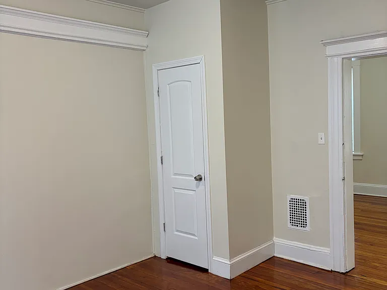 127-129 Read St #1 — Photo 11