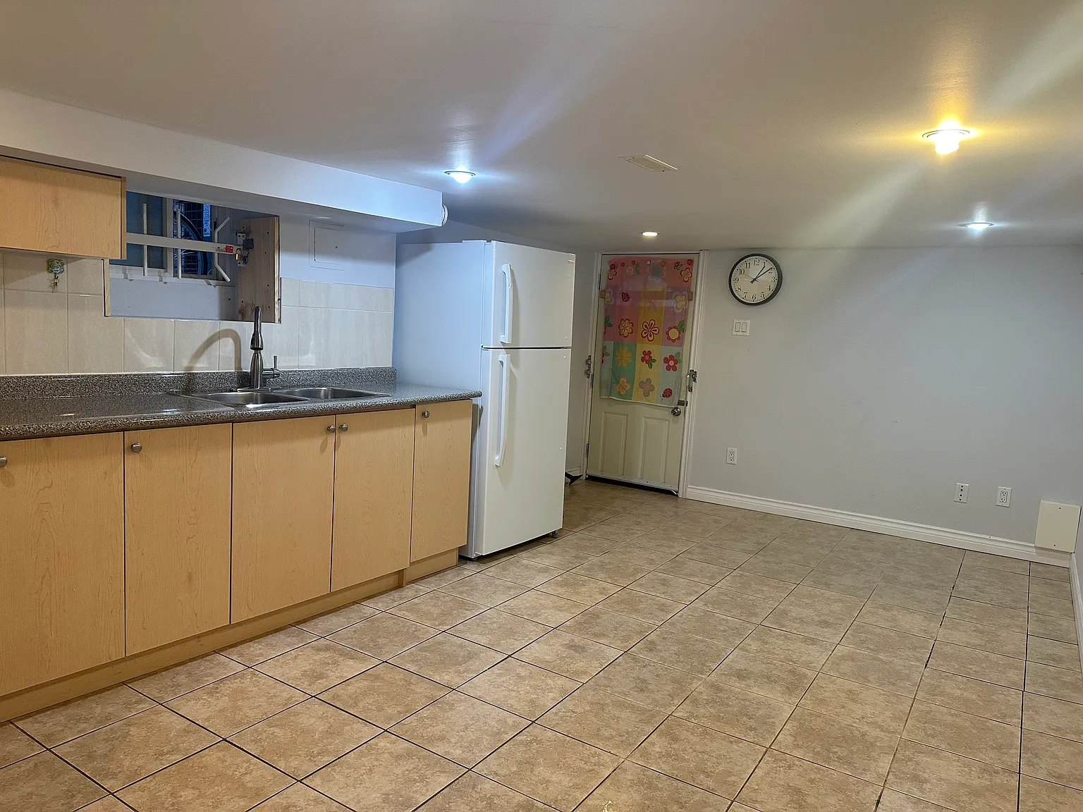 1051 Ossington Ave — Photo 4