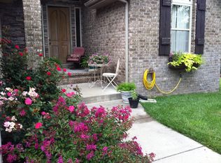 935 E Weldon Dr, Nixa, MO 65714