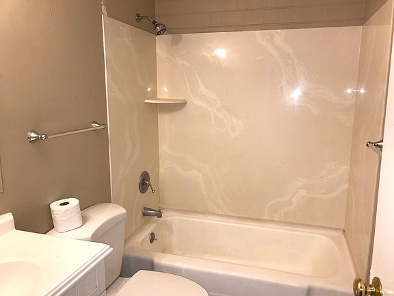 5th image of 4389 S Highland Dr APT 1