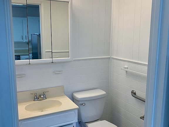 4th image of 236 Palo Alto Dr