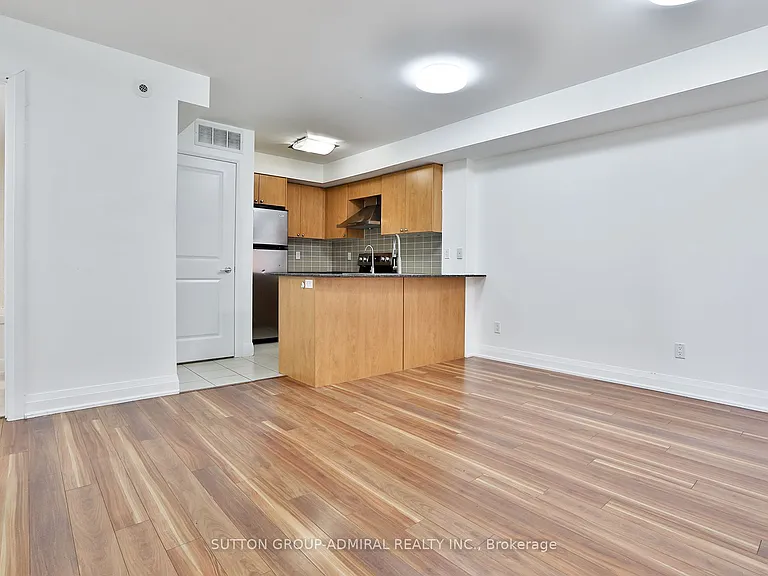 318 John St #265 — Photo 7