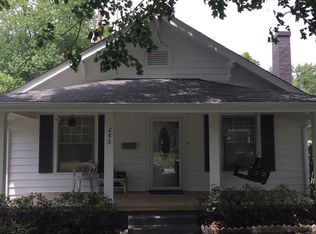 263 17th Ave NE, Hickory, NC 28601