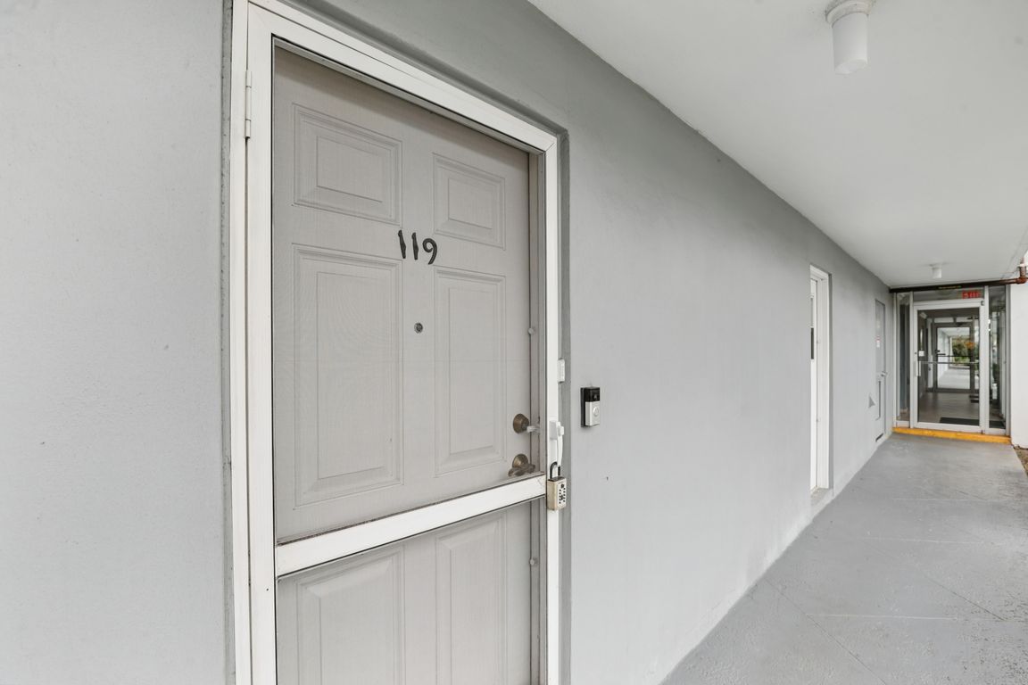 NW 67th St-S0602-001.jpg