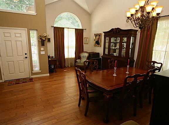 3rd image of 3117 Blue Jay Dr