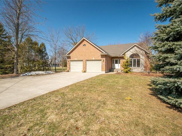 4068 Collingwood St, Plympton Wyoming, ON N0N 1J6