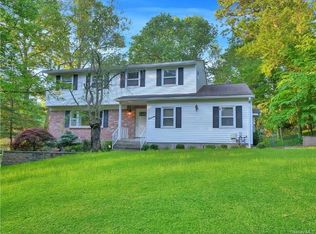 11 Auburn Dr, New City, NY 10956