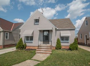 6402 Snow Rd, Parma, OH 44129