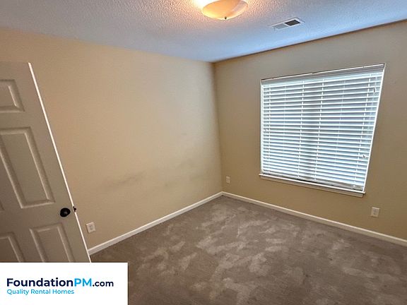 5th image of 10087 Mill Hill Ave