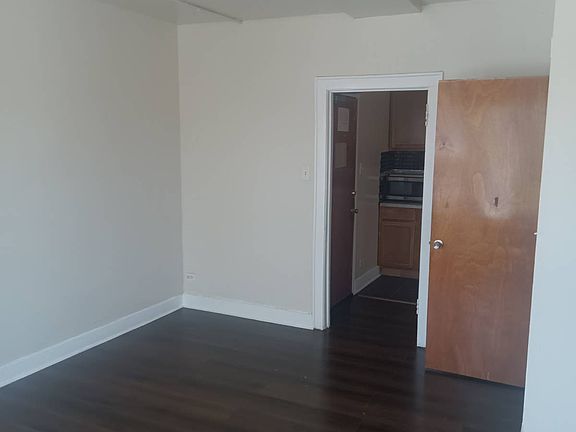 3rd image of 2710 W Jackson Blvd #Lg
