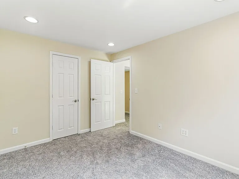 505 Knollwood Ct — Photo 25