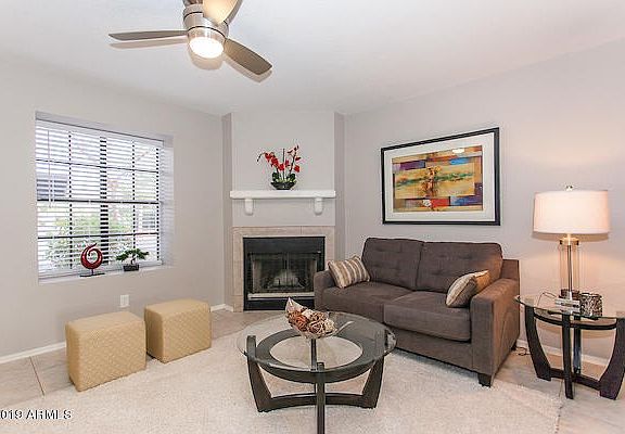921 University-10