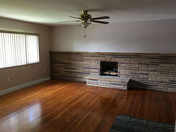 4th image of 349 Garden Dr