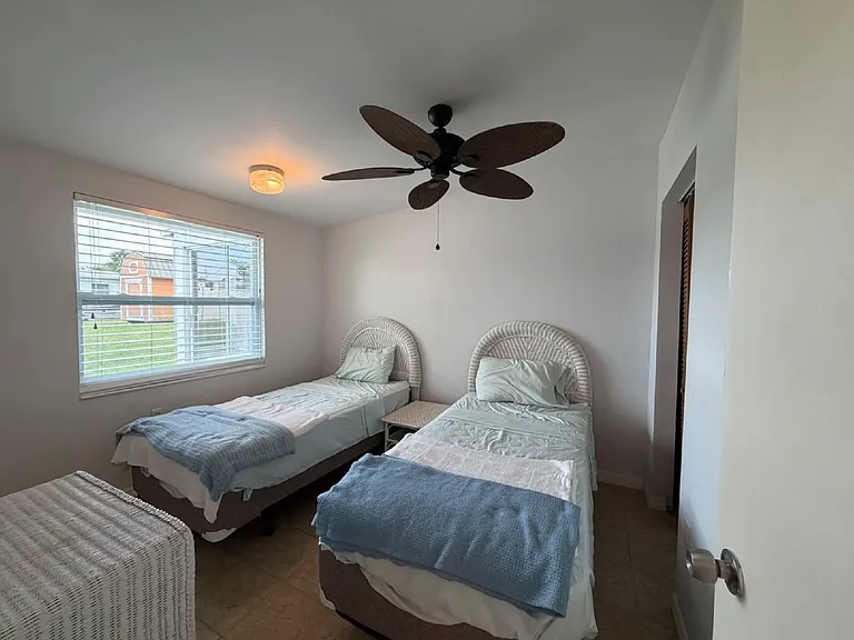 8513 Herbison Ave — Photo 7