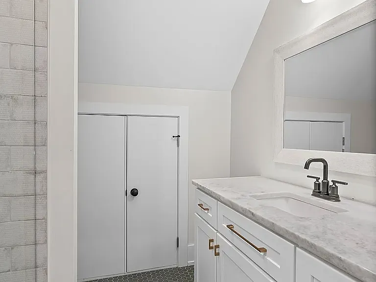 920 Lawrence Ave #B — Photo 15