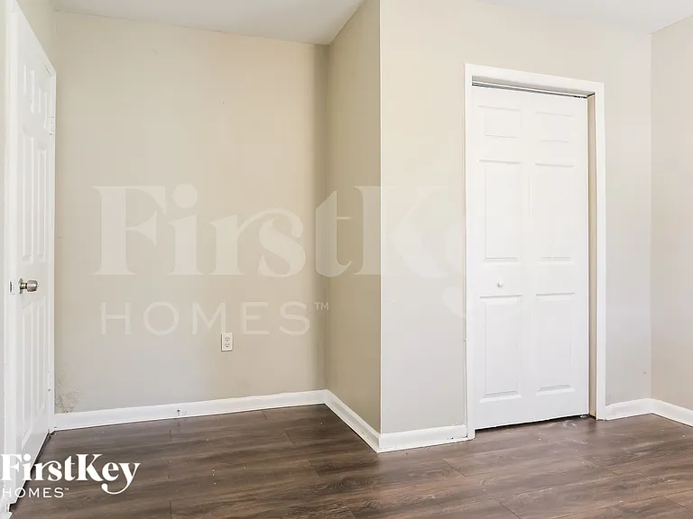 1565 NW 6th Ave — Photo 13