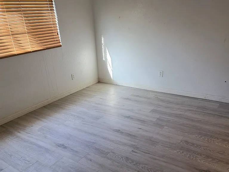 4192 Rewana Way — Photo 6