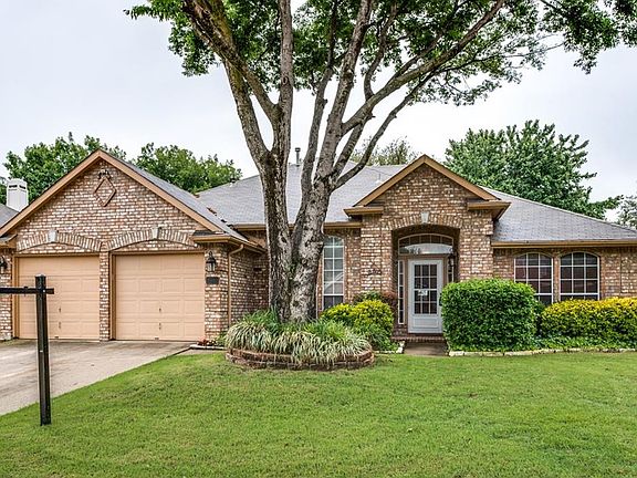 2nd image of 825 Tealwood Cir