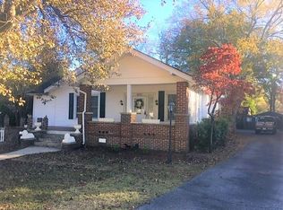 1007 W Poinsett St, Greer, SC 29650