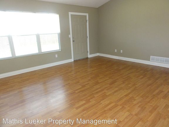 3rd image of 1607 W 14th Street Pl