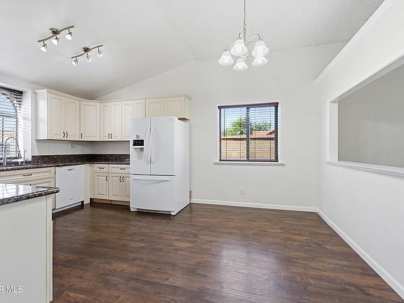 5th image of 1133 E Avenue K6