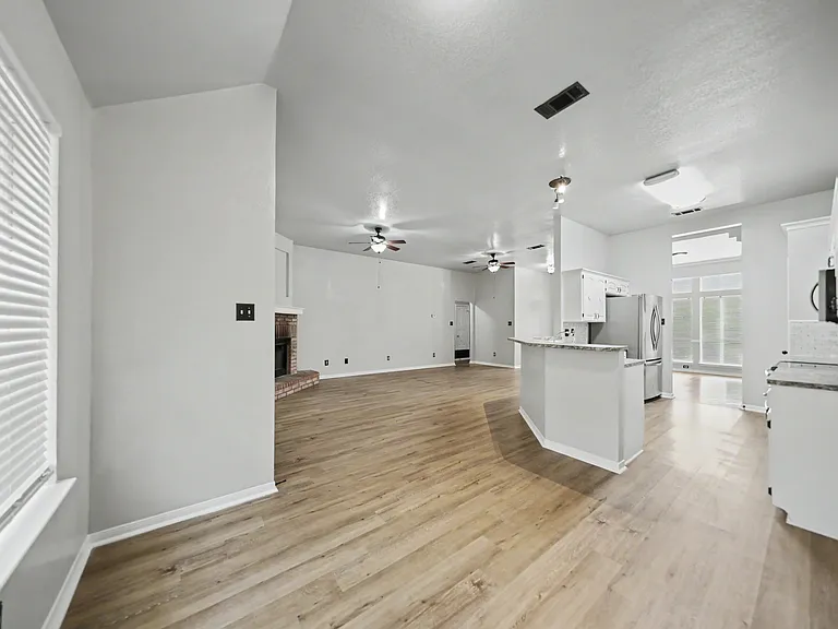 616 Man O War Dr — Photo 8