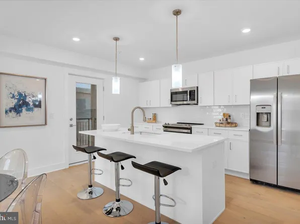 825 Bainbridge St #301, Philadelphia, PA 19147