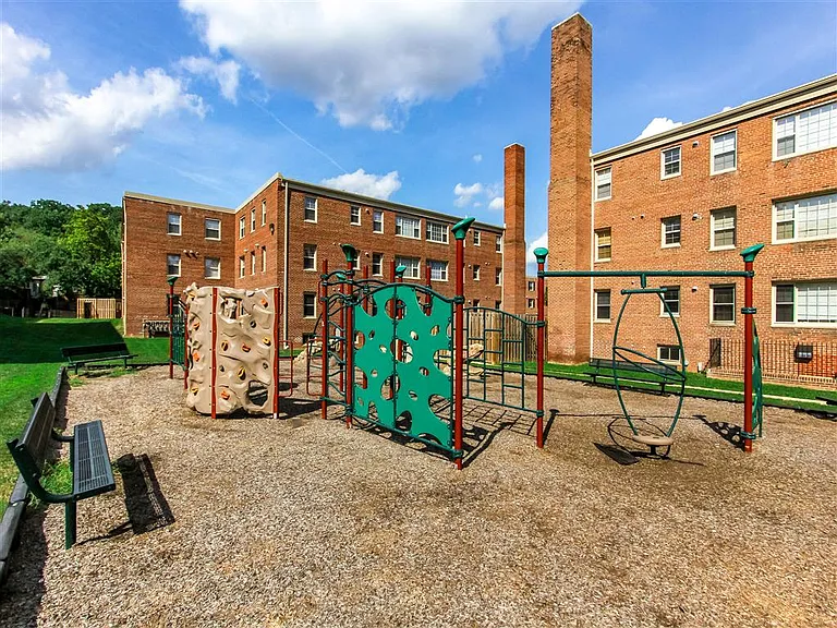 Fairway Park — Photo 13