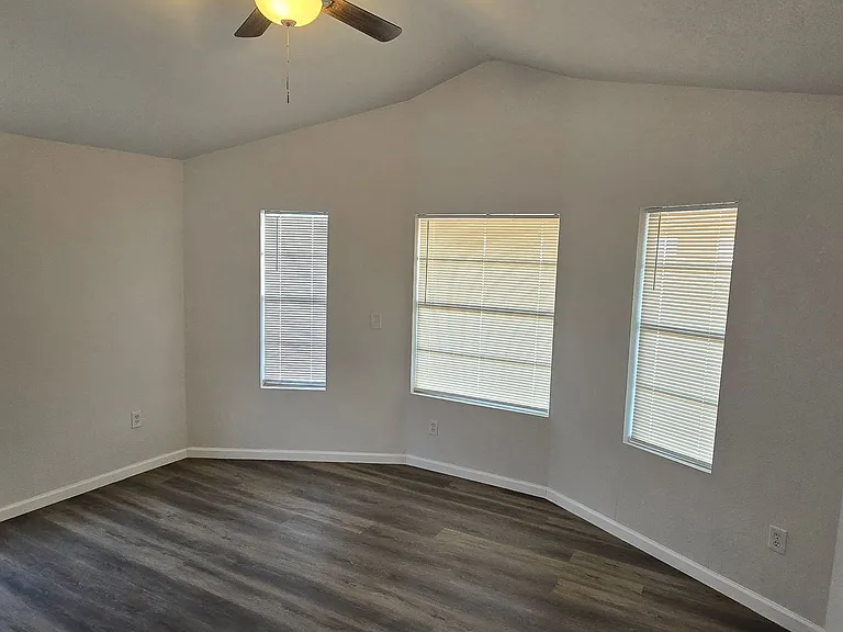 Clems Road Apartments — Photo 4