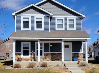 1790 Greenwood Valley Dr, River Falls, WI 54022