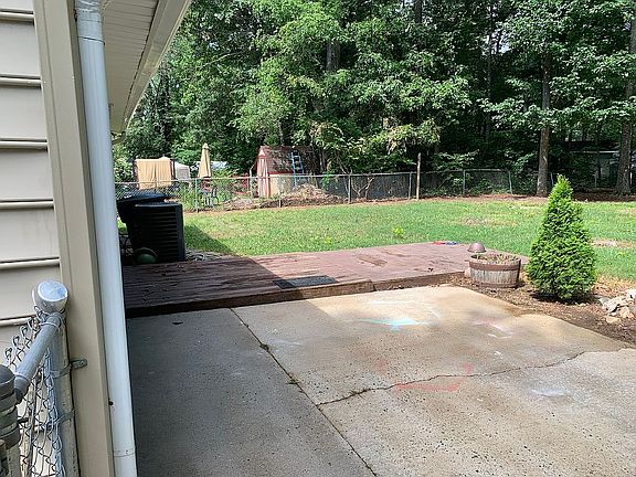 3rd image of 2102 Brickhaven Dr