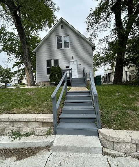 329 Stone St — Photo 1