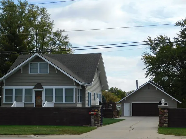 631 New York Ave, Creston, IA 50801