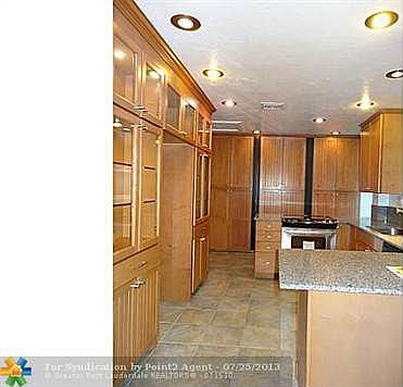 3rd image of 1611 NE 59th Pl